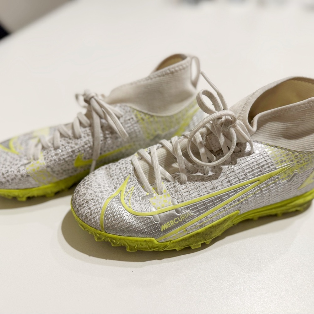 Nike Mecurial Superfly 8 Soccer Turf Shoe kids